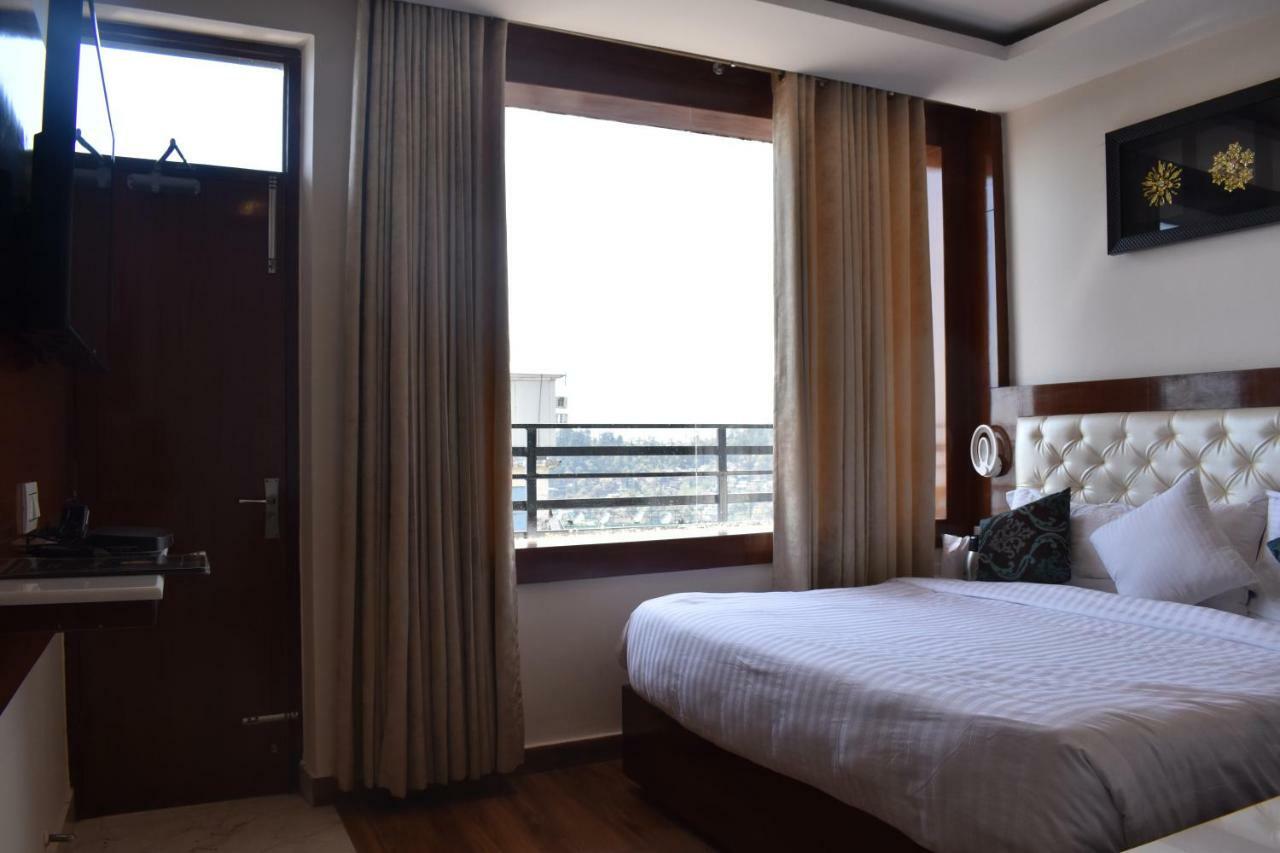 דרמסאלה Hotel Black Magic מראה חיצוני תמונה