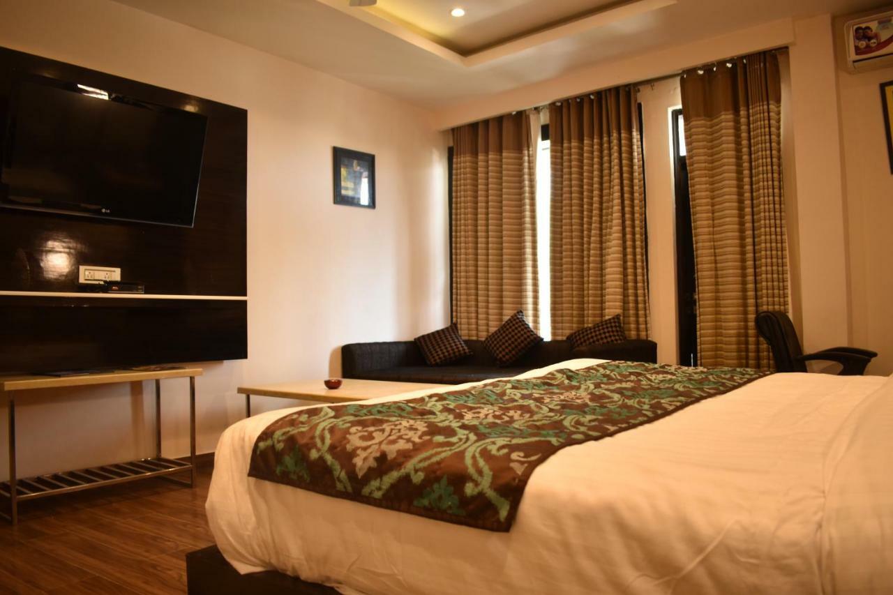 דרמסאלה Hotel Black Magic מראה חיצוני תמונה